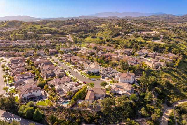 13290 Red Bird Court, Moorpark CA: https://media.crmls.org/mediaz/95182971-d262-4c1c-9595-5b6b9e52ce4a.jpg