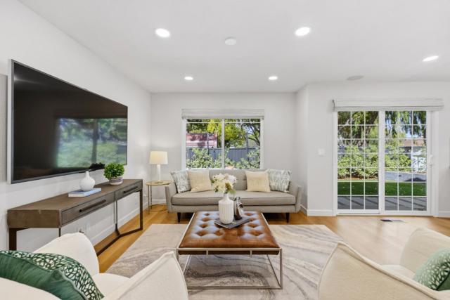 800 Fountain Park Lane, Mountain View CA: https://media.crmls.org/mediaz/95189521-82b6-4737-b439-800afc696303.jpg