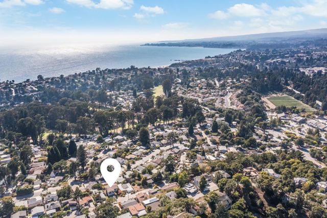 445 Monterey Drive, Aptos CA: https://media.crmls.org/mediaz/9518c567-68d9-4944-8188-b2abadd617ef.jpg