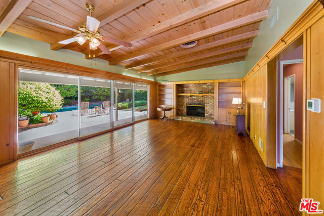 4944 Texhoma Avenue photo 4