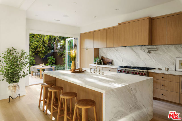 Image 9 of 31 For 1027 Galloway Street