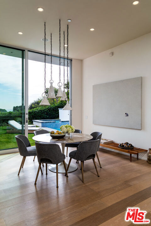 1355 Devlin Drive, Los Angeles CA: https://media.crmls.org/mediaz/9519f429-d53d-4f50-95a6-0fc301aae60f.jpg