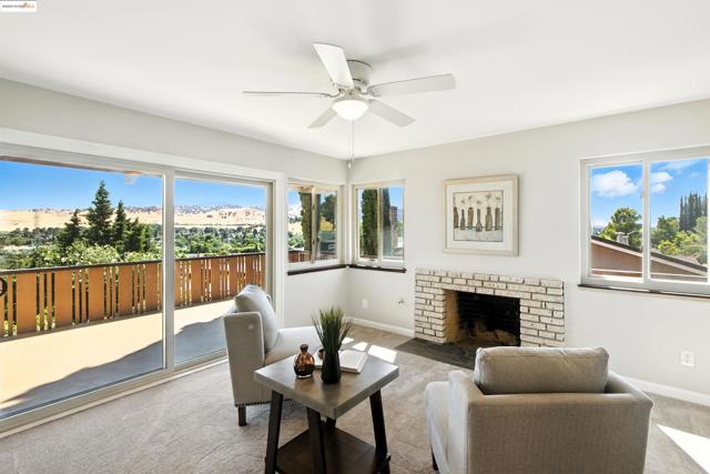 3112 View Drive, Antioch CA: https://media.crmls.org/mediaz/951ab421-7a63-4fce-b84a-6a8f7271d7ea.jpg