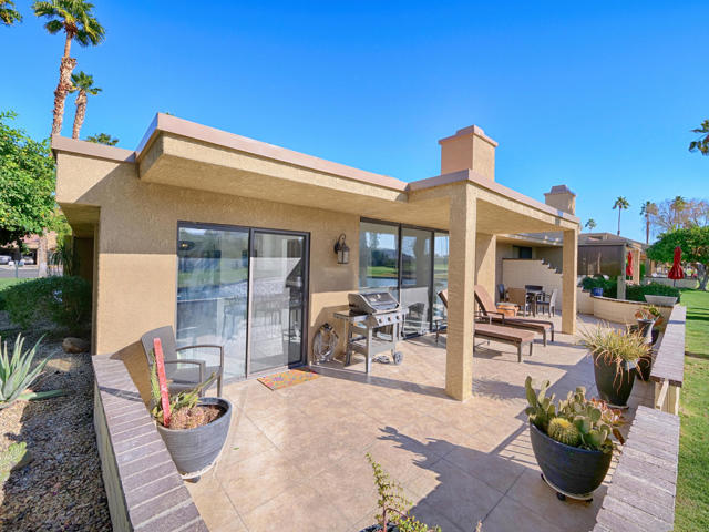 7529 Regency Drive, Palm Springs CA: https://media.crmls.org/mediaz/951abbaa-5cb0-4ae8-afee-21006fbd036d.jpg