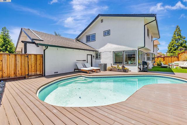 1835 Camino Estrada, Concord CA: https://media.crmls.org/mediaz/951b30dd-2fa2-475b-bdca-a0ac48a57b92.jpg