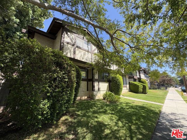 425 Linwood Avenue