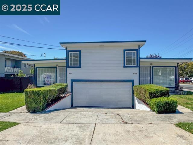 951 Lexington Ave, El Cerrito CA: https://media.crmls.org/mediaz/951bb887-1ee8-4bbb-bc7d-fecacb69014d.jpg