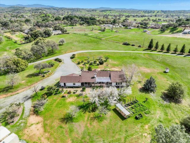 3499 Burson Road, Valley Springs CA: https://media.crmls.org/mediaz/951bb965-ac2b-4287-94b9-6affcffe2835.jpg