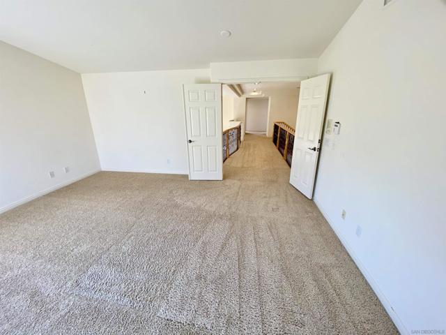 1326 Caminito Arriata, La Jolla CA: https://media.crmls.org/mediaz/951bc336-68b4-41b7-9958-d3a6879ad77d.jpg