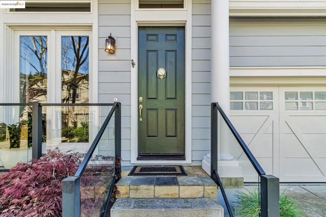 104 Seacliff Court, Richmond CA: https://media.crmls.org/mediaz/951bcf35-d6e1-474d-bcfc-b4240b860eb0.jpg