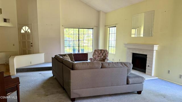 12670 Crescentmeadow Court, Moorpark CA: https://media.crmls.org/mediaz/951bee7c-193d-4f34-9c62-6e3153229883.jpg