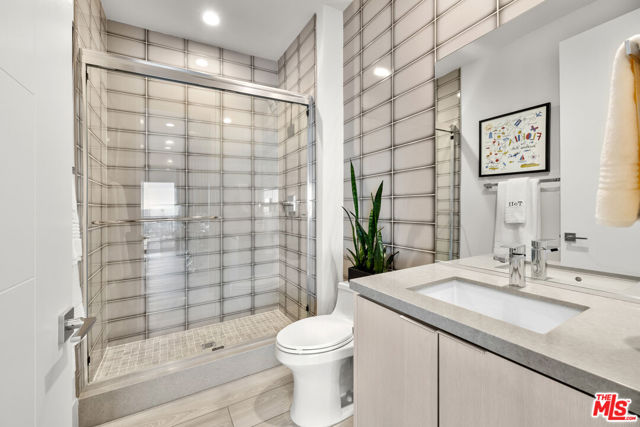 20378 W Marlow Lane, Porter Ranch CA: https://media.crmls.org/mediaz/951bf055-5dce-4d27-ba15-26be364d7ae6.jpg