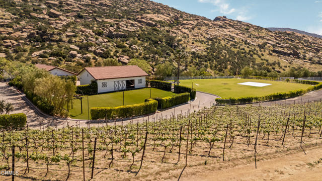 Detail Gallery Image 26 of 75 For 2940 Kuehner Dr, Simi Valley,  CA 93063 - 57 Beds | 40 Baths