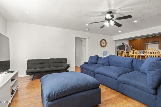 Detail Gallery Image 10 of 52 For 320 D St, Fillmore,  CA 93015 - 4 Beds | 2/1 Baths