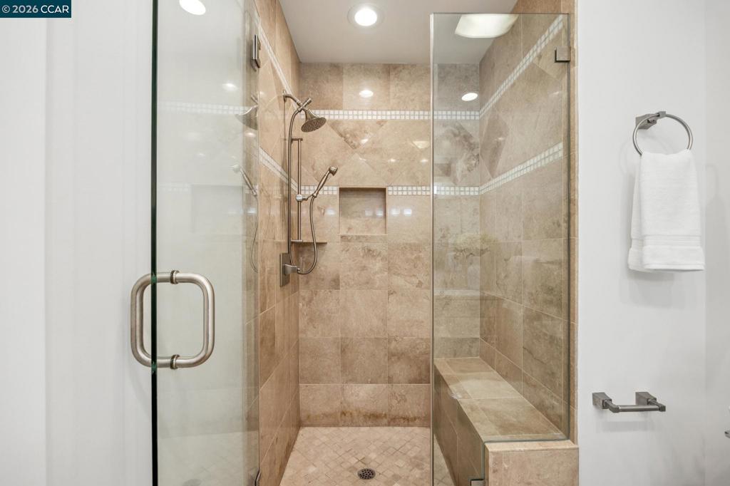 https://media.crmls.org/mediaz/951ca46f-c846-48ef-8fe0-ff969ddb75c0.jpg?preset=X-Large