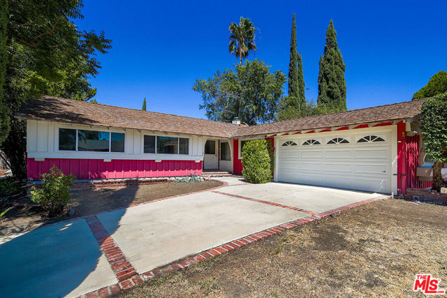 23739 Tiara Street photo 4