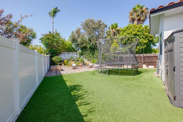 2630 Vistosa Place, Carlsbad CA: https://media.crmls.org/mediaz/951d69e2-4ccc-45c7-9fc6-d95bf7720e8c.jpg