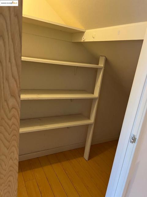 651 Moraga Rd, Moraga CA: https://media.crmls.org/mediaz/951dd3e0-7886-4e32-a744-fb7bb339d458.jpg