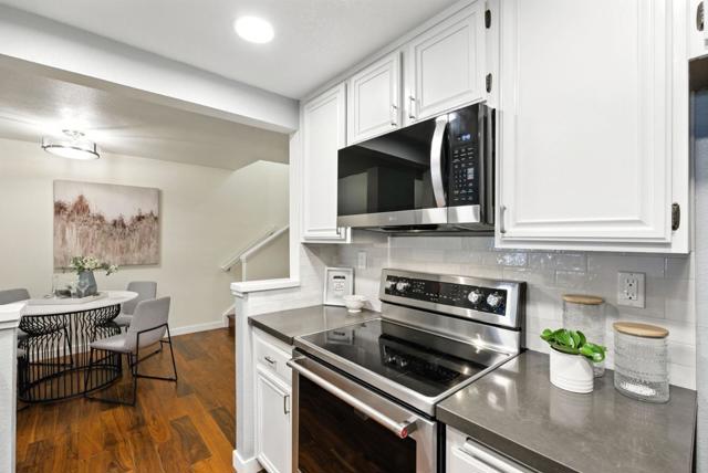 2074 Foxhall Loop, San Jose CA: https://media.crmls.org/mediaz/951e4991-103f-4a1f-b89f-078dbd08fed3.jpg