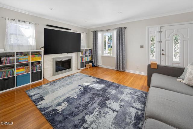 Detail Gallery Image 8 of 52 For 728 Cordova Ave, Glendale,  CA 91206 - 3 Beds | 3 Baths