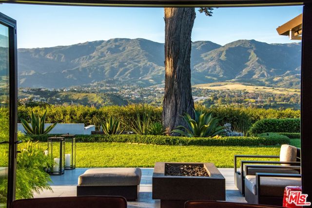 4610 Via Vistosa, Santa Barbara CA: https://media.crmls.org/mediaz/951ebcfc-251d-4bbc-8e51-4b77cb7af475.jpg