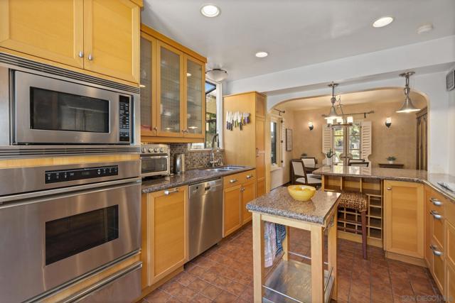 1434 5th Street, Coronado CA: https://media.crmls.org/mediaz/951edd42-c57f-4e02-adbc-bc4c015e4b4e.jpg