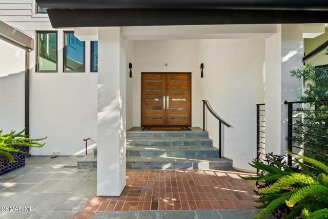 31460 Glenbridge Road, Westlake Village CA: https://media.crmls.org/mediaz/951ef87d-d7bc-4e5e-abed-f48efcf68507.jpg