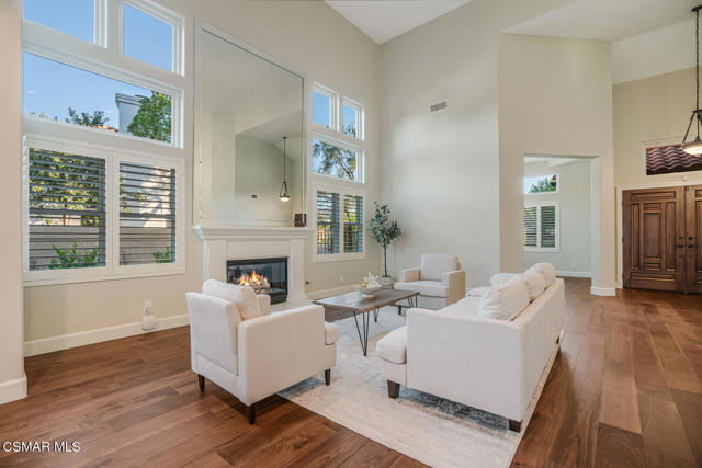 Image 5 of 53 For 591 Chippendale Avenue