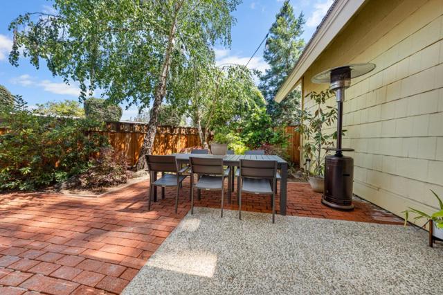 2518 W Middlefield Road, Mountain View CA: https://media.crmls.org/mediaz/951f64ba-9b5c-46a5-a04e-65df4e66584b.jpg