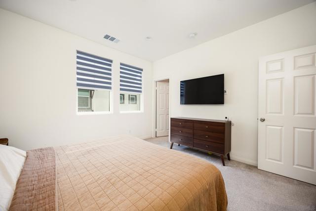 210 Liberty Way, Oceanside CA: https://media.crmls.org/mediaz/9521b684-7fb9-47cc-abac-0643b8f298e3.jpg