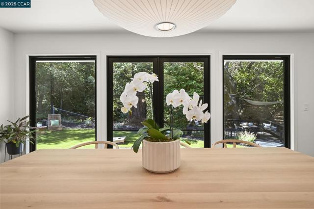 148 Draeger Drive, Moraga CA: https://media.crmls.org/mediaz/9521f3a6-e50b-4e27-9e64-3d5394d5bcda.jpg