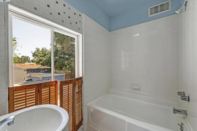 2211 College Avenue, Livermore CA: https://media.crmls.org/mediaz/95227da4-77d1-4917-af0e-bb051ef70a41.jpg
