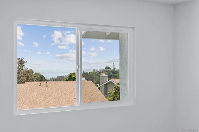 2143 Caminito San Martin, La Jolla CA: https://media.crmls.org/mediaz/9522d479-b5ef-403b-87ef-d1e8e4ff43c0.jpg