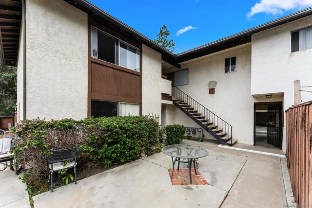 2139 Via Esmarca, Oceanside CA: https://media.crmls.org/mediaz/95231933-fdca-4409-ba35-48ccb5470a29.jpg