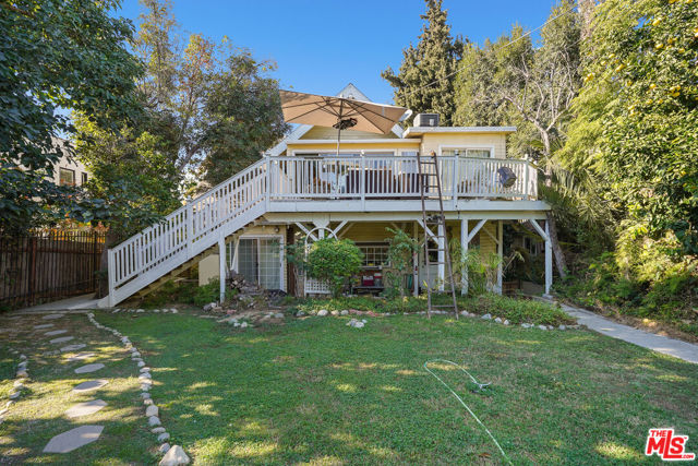 656 Parkman Avenue, Los Angeles CA: https://media.crmls.org/mediaz/9523565d-628d-4869-b456-8315f5aa91f5.jpg