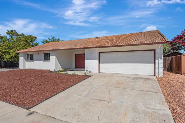 4858 Rue Toulon Court, San Jose CA: https://media.crmls.org/mediaz/9523c365-e88f-4ea9-9063-e0b28affc38e.jpg