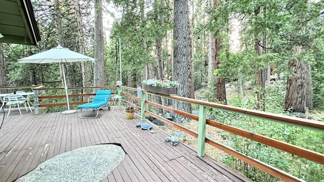 25655 Tahquitz Drive, Idyllwild CA: https://media.crmls.org/mediaz/9523fe4c-2299-478f-9ac7-a0caaa1b47a4.jpg
