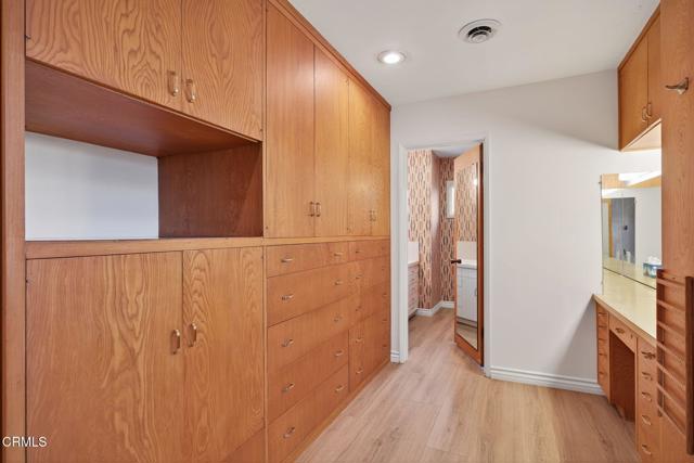 640 Fernwood Drive, Oxnard CA: https://media.crmls.org/mediaz/95247b38-4fd1-4843-89d3-556eb44267f8.jpg