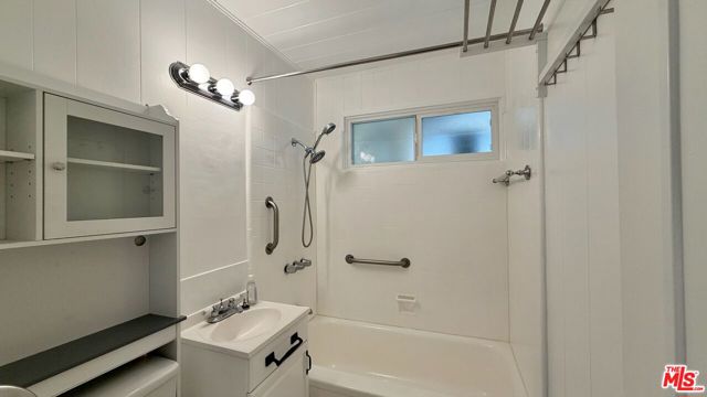 6257 Alcove Avenue, North Hollywood CA: https://media.crmls.org/mediaz/952488b7-11bd-4f36-b3fe-fba7355d3158.jpg