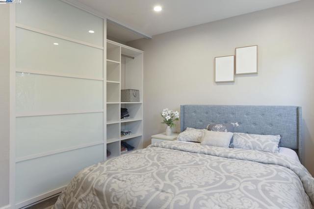 10034 Foxboro Cir, San Ramon CA: https://media.crmls.org/mediaz/9524d752-cd10-45ef-9279-3988ae92351f.jpg