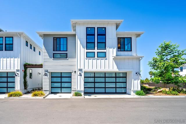 1216 Molara Ln, Encinitas CA: https://media.crmls.org/mediaz/9525fca7-46af-4e70-b36d-56d7e4ced188.jpg