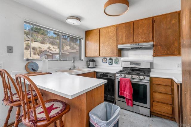 13442 Mountainside Drive, Poway CA: https://media.crmls.org/mediaz/952619ec-2fe0-45b2-939b-7db9ca880da5.jpg