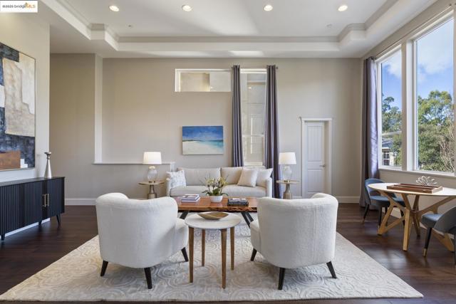 205 Sheridan RD, Oakland CA: https://media.crmls.org/mediaz/95262cfa-6476-4099-b310-940e46314b6b.jpg