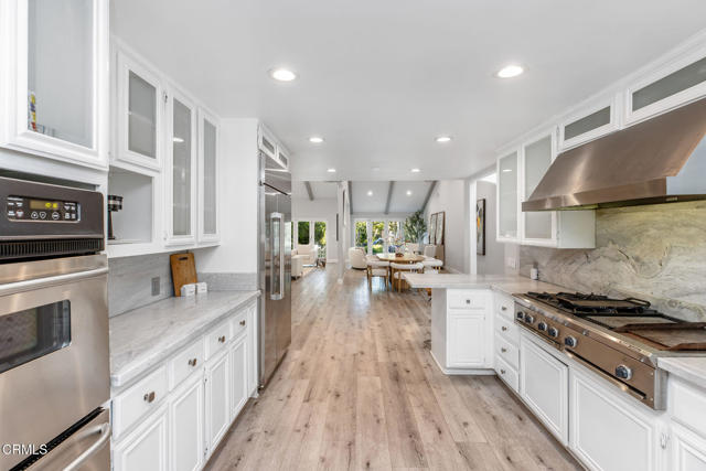 Detail Gallery Image 10 of 40 For 19443 Hatteras St, Los Angeles,  CA 91356 - 4 Beds | 4 Baths