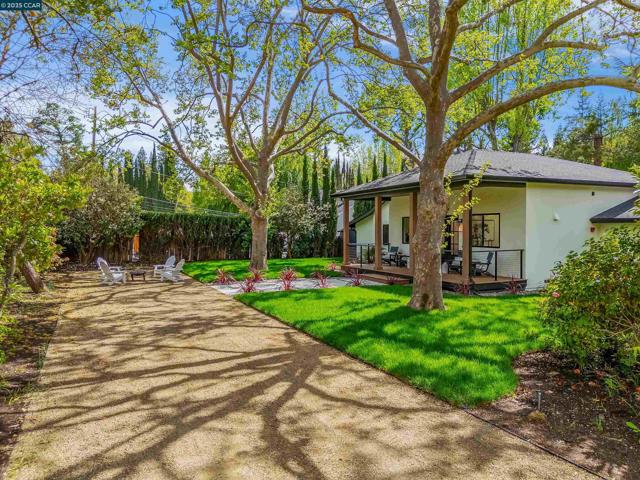 2559 Romley Ln, Alamo CA: https://media.crmls.org/mediaz/95277104-0a37-40e1-a536-95f69e3e8429.jpg