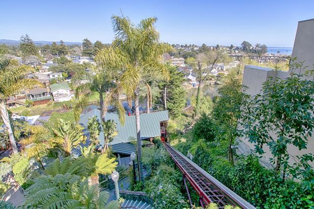 4380 Diamond Street, Capitola CA: https://media.crmls.org/mediaz/952a5733-4ad0-4c46-bfdf-94a992c63302.jpg