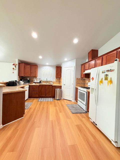 510 Saddlebrook Drive, San Jose CA: https://media.crmls.org/mediaz/952ad009-fc68-430d-a955-7782382b26e2.jpg