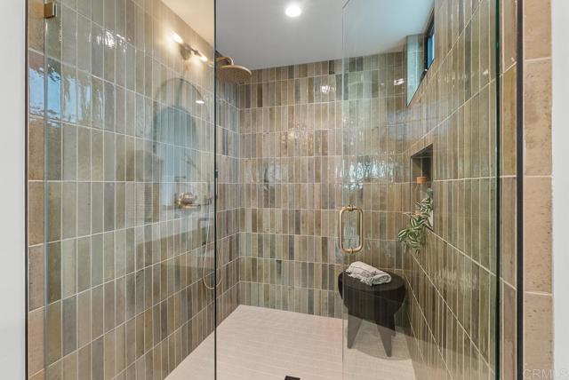 Detail Gallery Image 19 of 41 For 4224 Tonopah Ave, San Diego,  CA 92110 - 3 Beds | 3/1 Baths