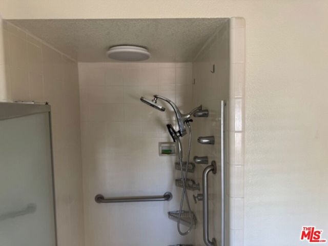 1141 17th Street, Santa Monica CA: https://media.crmls.org/mediaz/952b67f4-4c84-4ccb-b218-f16c002793e8.jpg