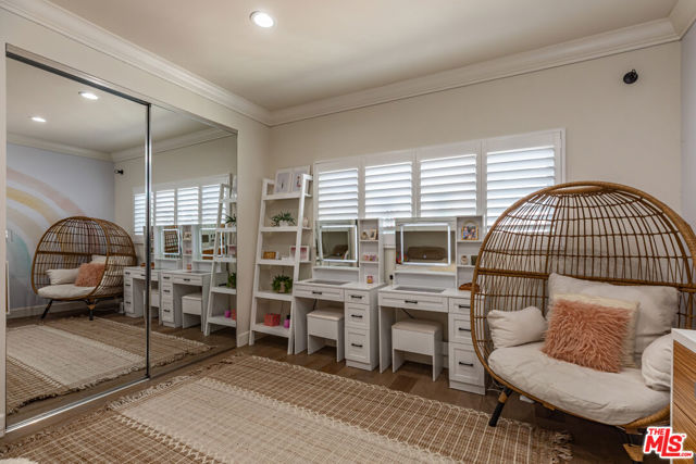5 Bed Home for Sale in Los Angeles, California
